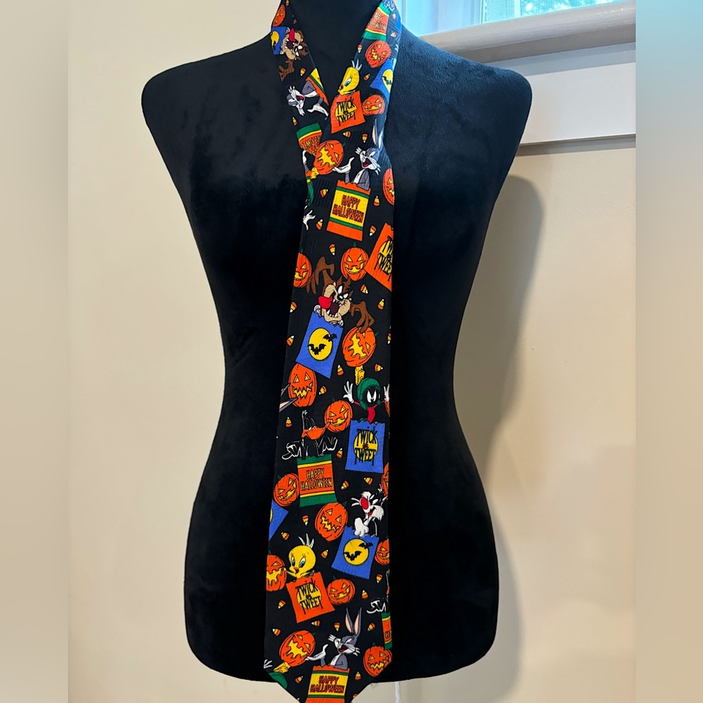 Vintage 90’s - Looney Tunes Halloween Necktie